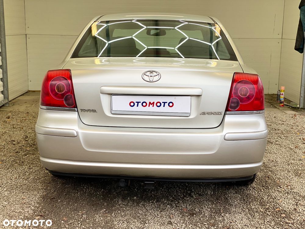Toyota Avensis 2.0 D-4D Sol - 25