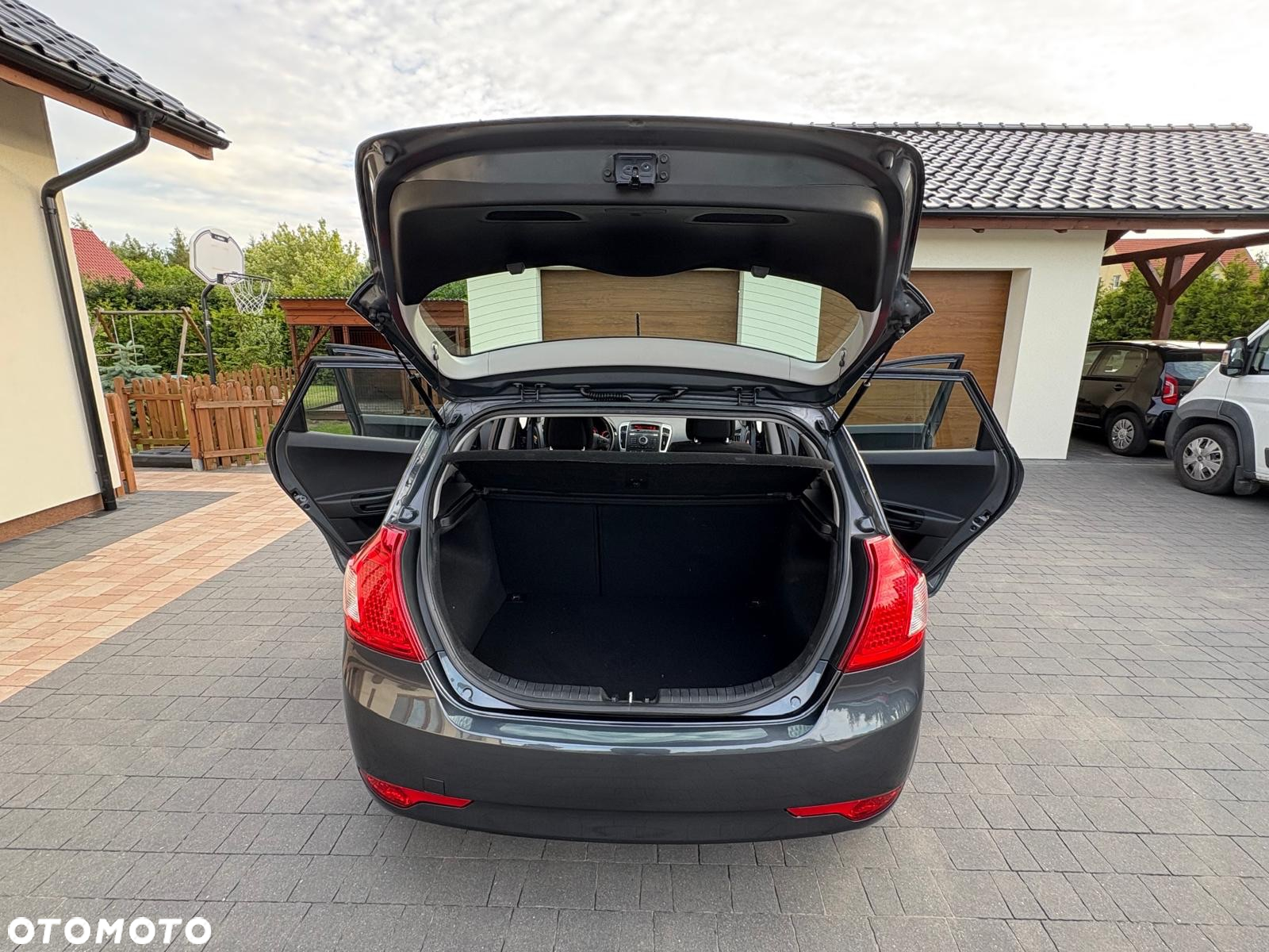 Kia Ceed 1.6 CVVT ISG Spirit - 26