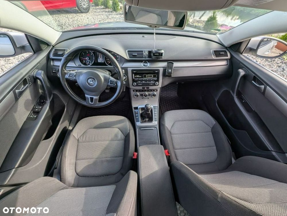 Volkswagen Passat - 15