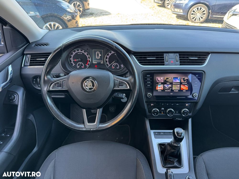 Skoda Octavia 1.6 TDI Premium Edition - 8