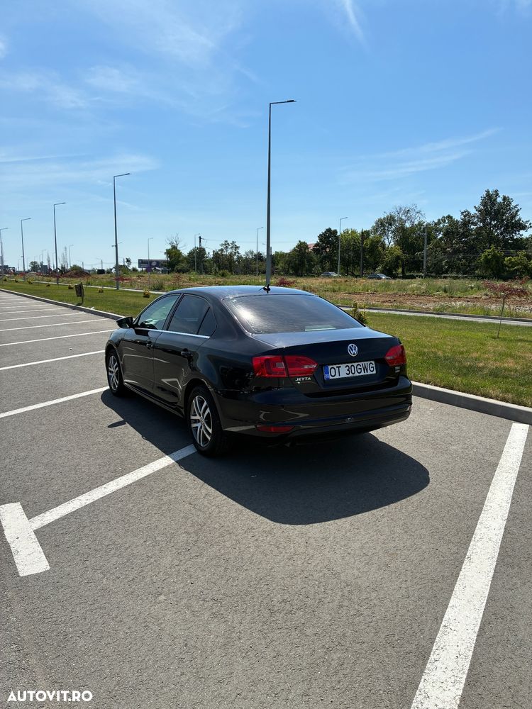 Volkswagen Jetta 1.6 TDI DPF Comfortline DSG - 2