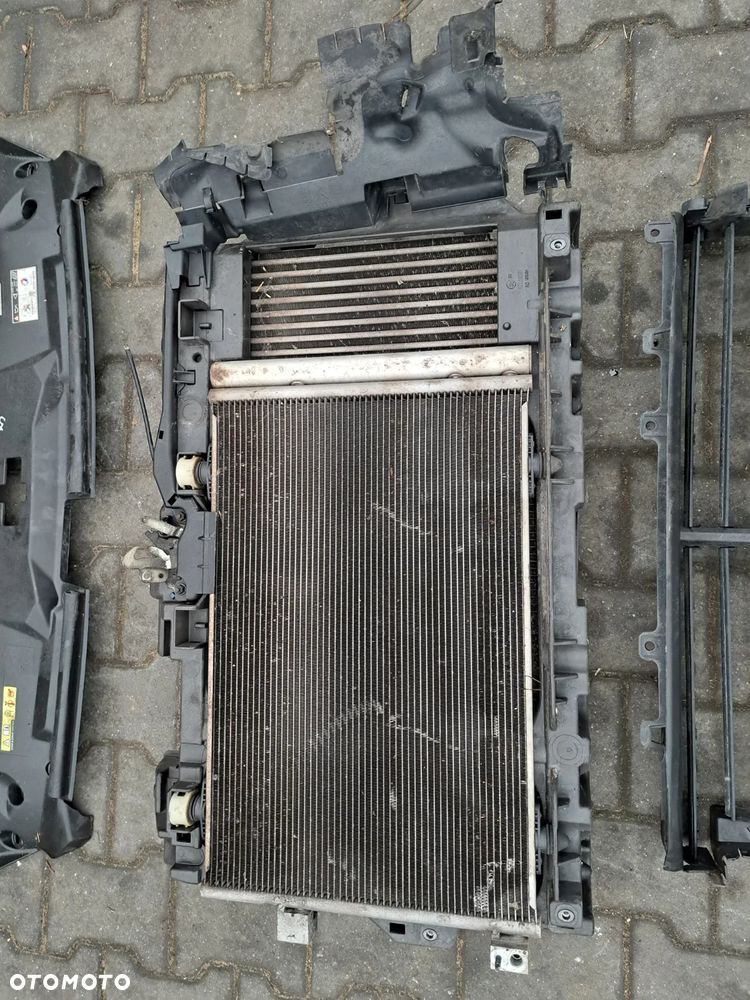 Peugeot 508 I 1.6 pas przedni kompletny chłodnice belka pod zderzak przód maskownica wzmocnienie górne wentylator - 4