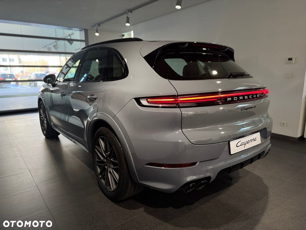 Porsche Cayenne S - 6