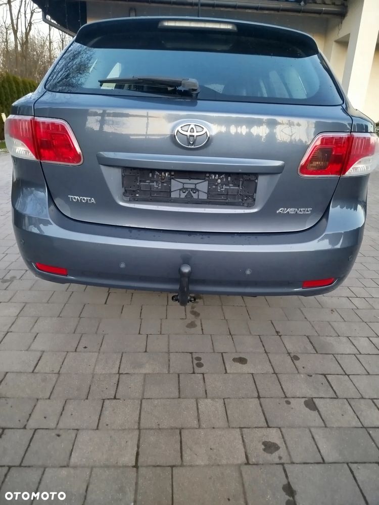 Toyota Avensis 1.8 Comfort - 4