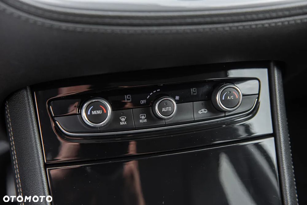 Opel Grandland X 1.2 Start/Stop Business Edition - 24