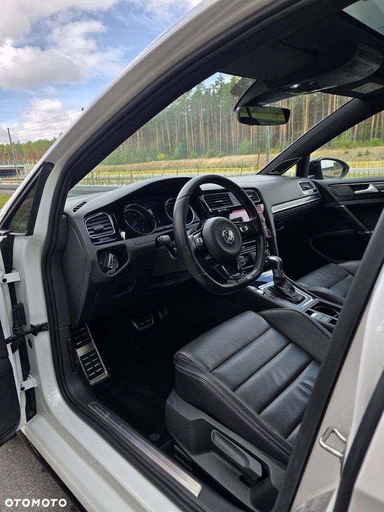 Volkswagen Golf - 16