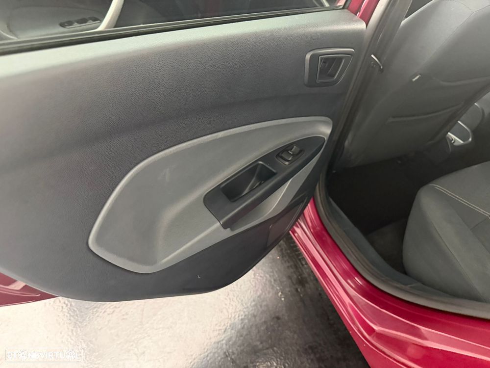Ford Fiesta - 10