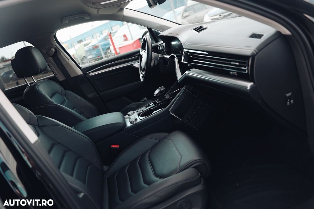 Volkswagen Touareg V6 TDI 4MOTION Elegance - 4
