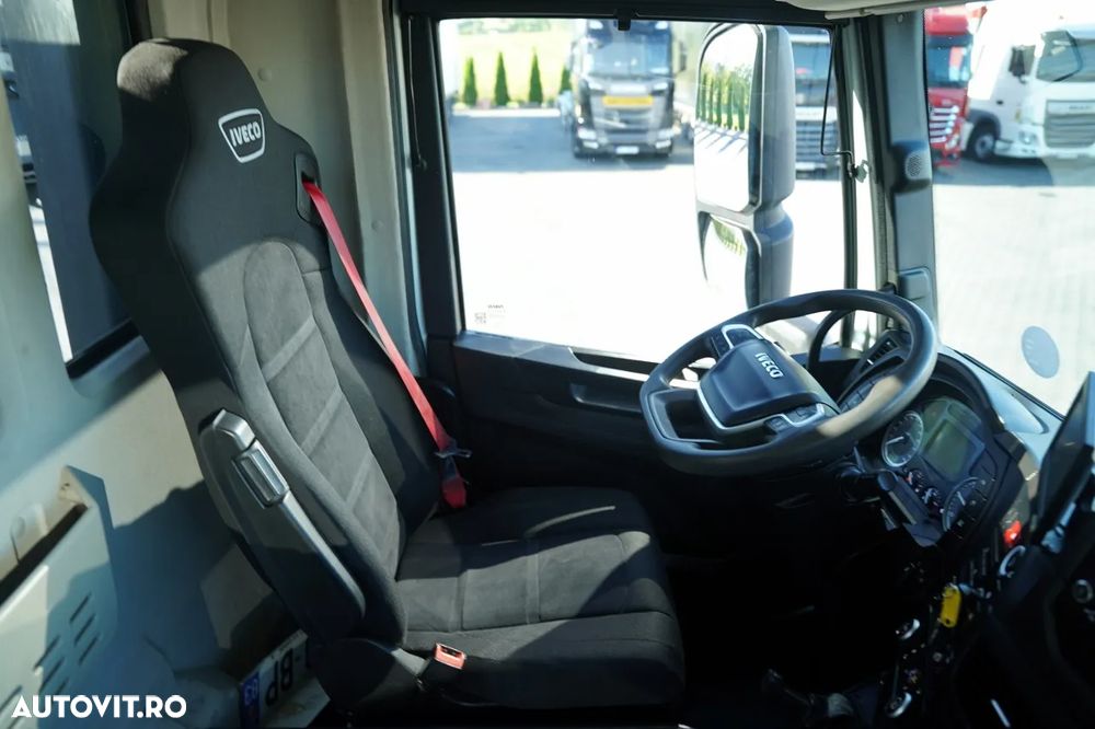 Iveco X-WAY 480 / 8X4 / BASCULATOR DUBLU / BANCĂ LATERALĂ HIDRODOXICĂ / PERDĂ ELECTRICĂ / ANVELOPE 100% / - 29