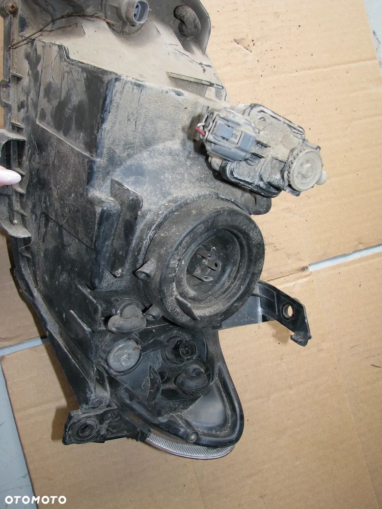 LAMPA PRAWY PRZÓD EUROPA LIFT MAZDA 323 VI BJ 01R - 4