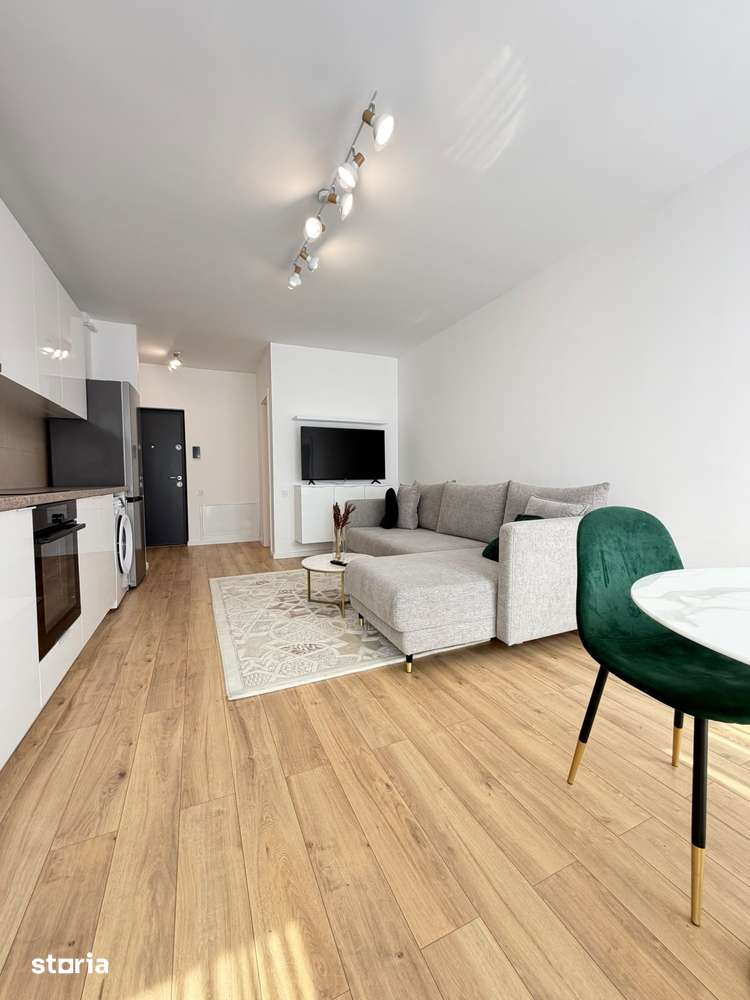 Apartament 2 camere, balcon, etaj intermediar, garaj, zona Eroilor — fotografia 1