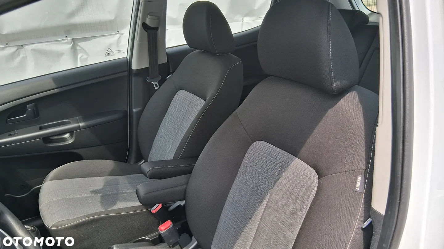 Kia Venga 1.4 CVVT Edition 7 - 11