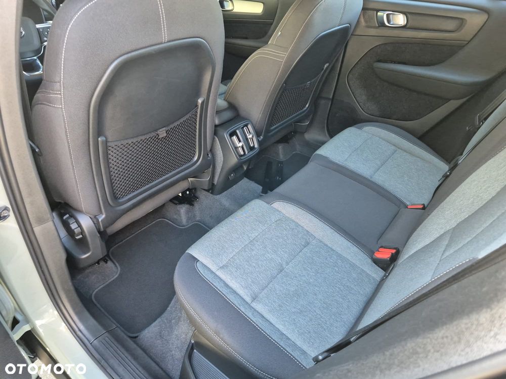 Volvo XC 40 - 32