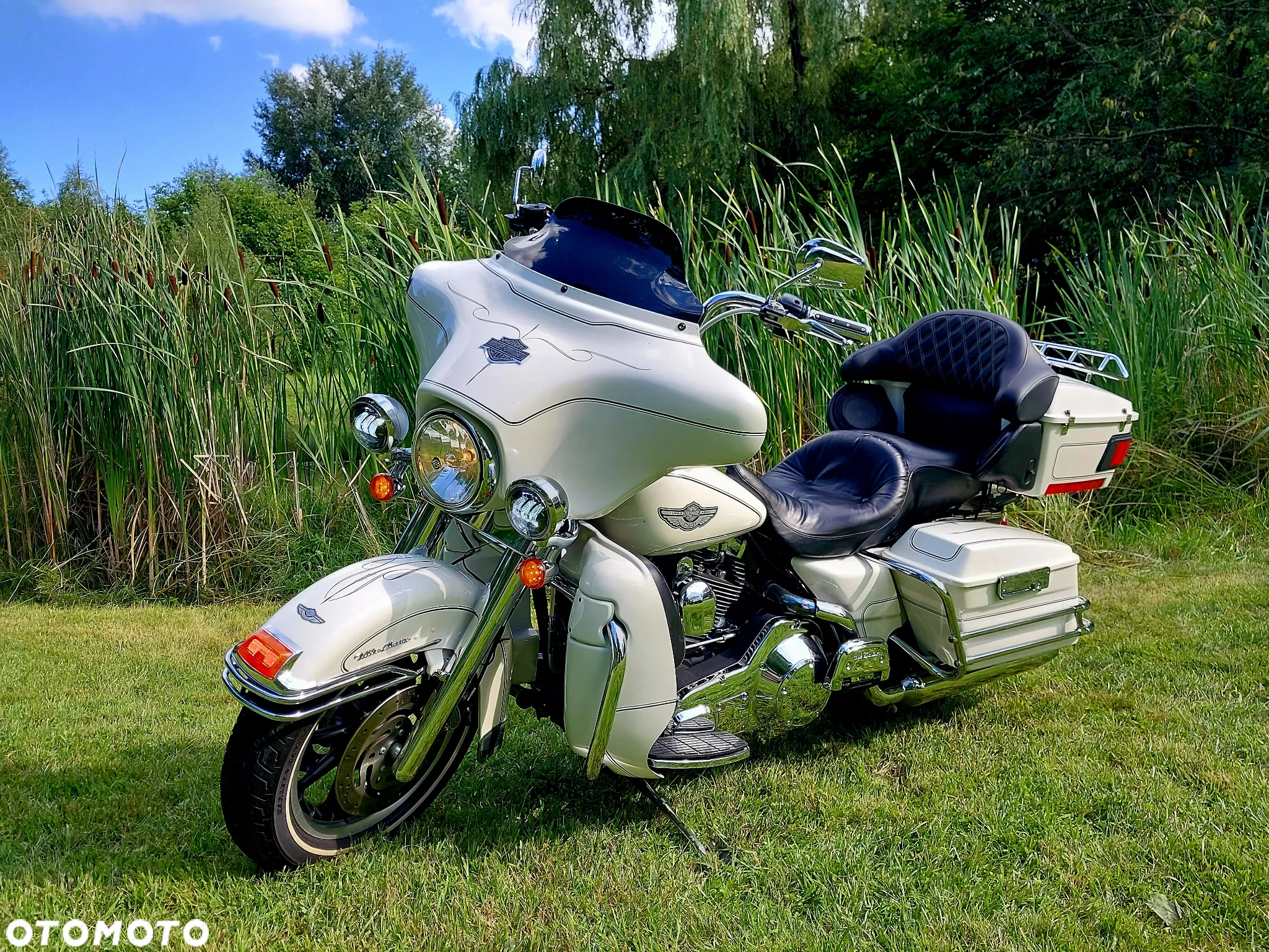 Harley-Davidson FLHTCU Ultra - 2