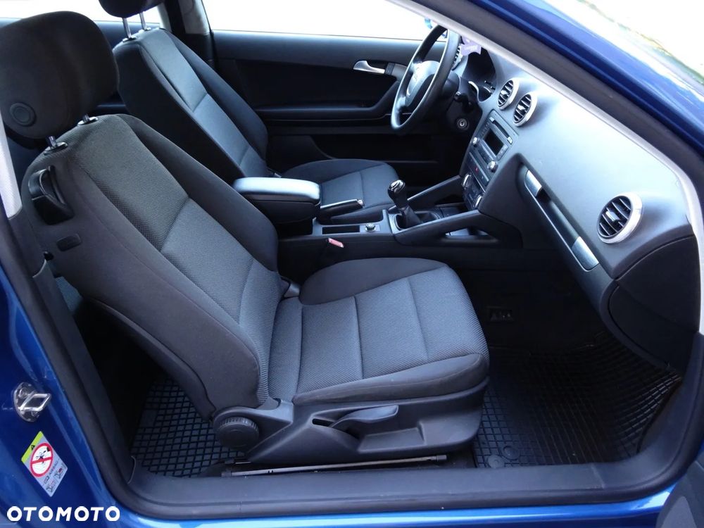 Audi A3 3-drzwiowe 1.6 Ambiente - 22