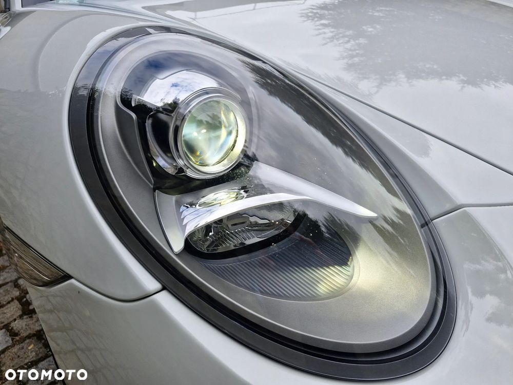 Porsche 911 Carrera 4 PDK Black Edition - 25