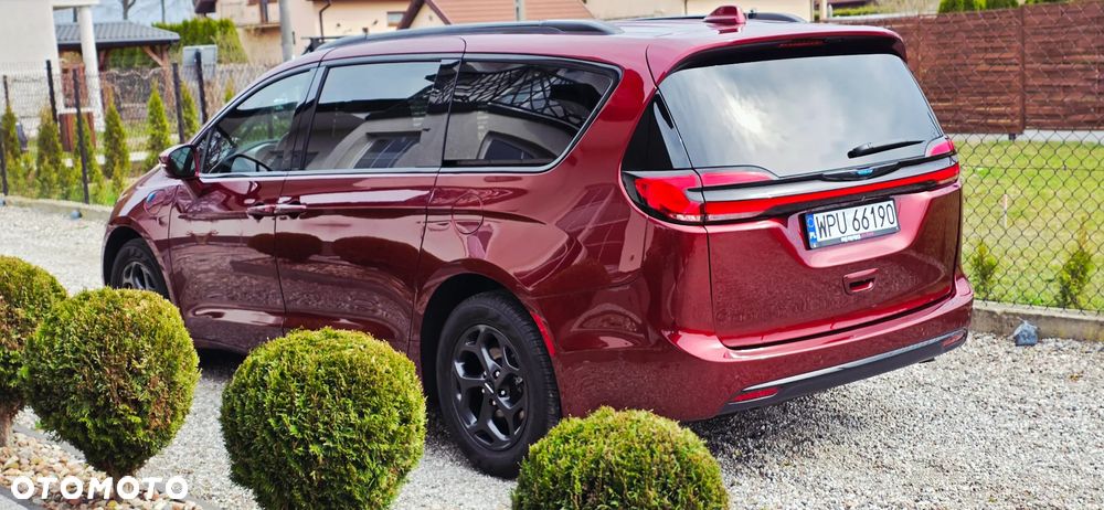 Chrysler Pacifica - 17