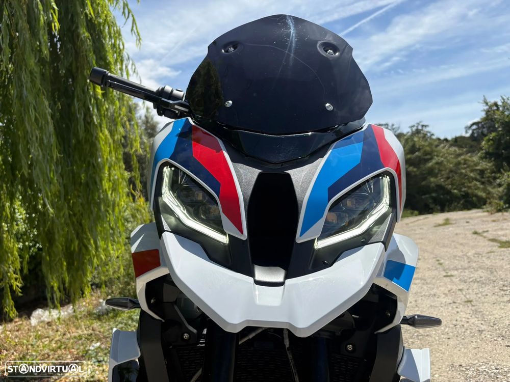 BMW M 1000 XR Light White - 3