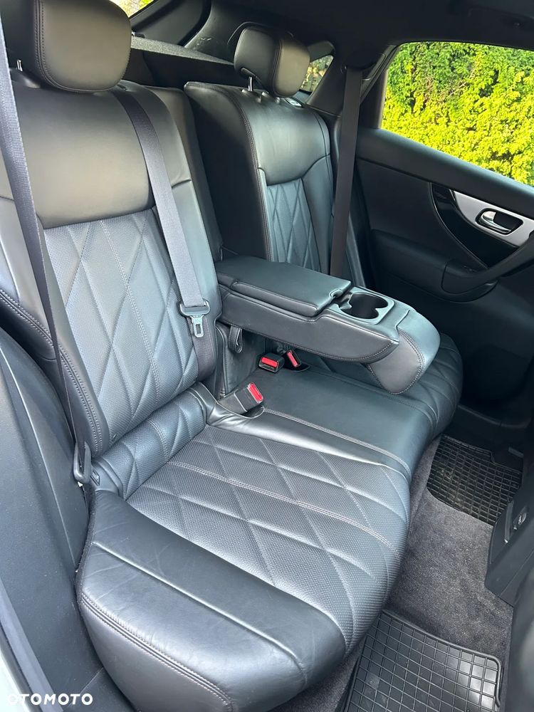 Infiniti QX70 3.7 S Premium - 19