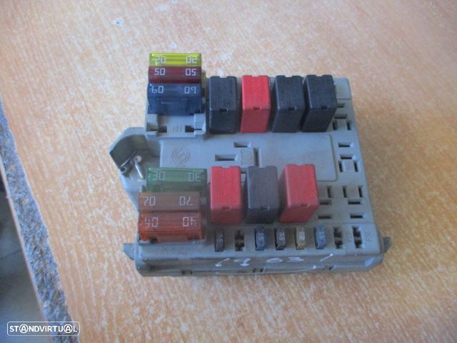 Caixa Fusiveis 46760251 FIAT PUNTO 188 2002 1.2I 0Cv 5P CINZA DELPHI FIAT PUNTO 2003 1.2 I 80CV 3P CINZA DELPHI  FIAT PUNTO 2001 1.2 60CV 5P AZUL DELPHI - 4