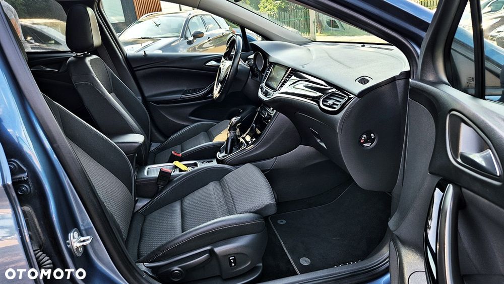 Opel Astra 1.6 T Elite S&S - 40