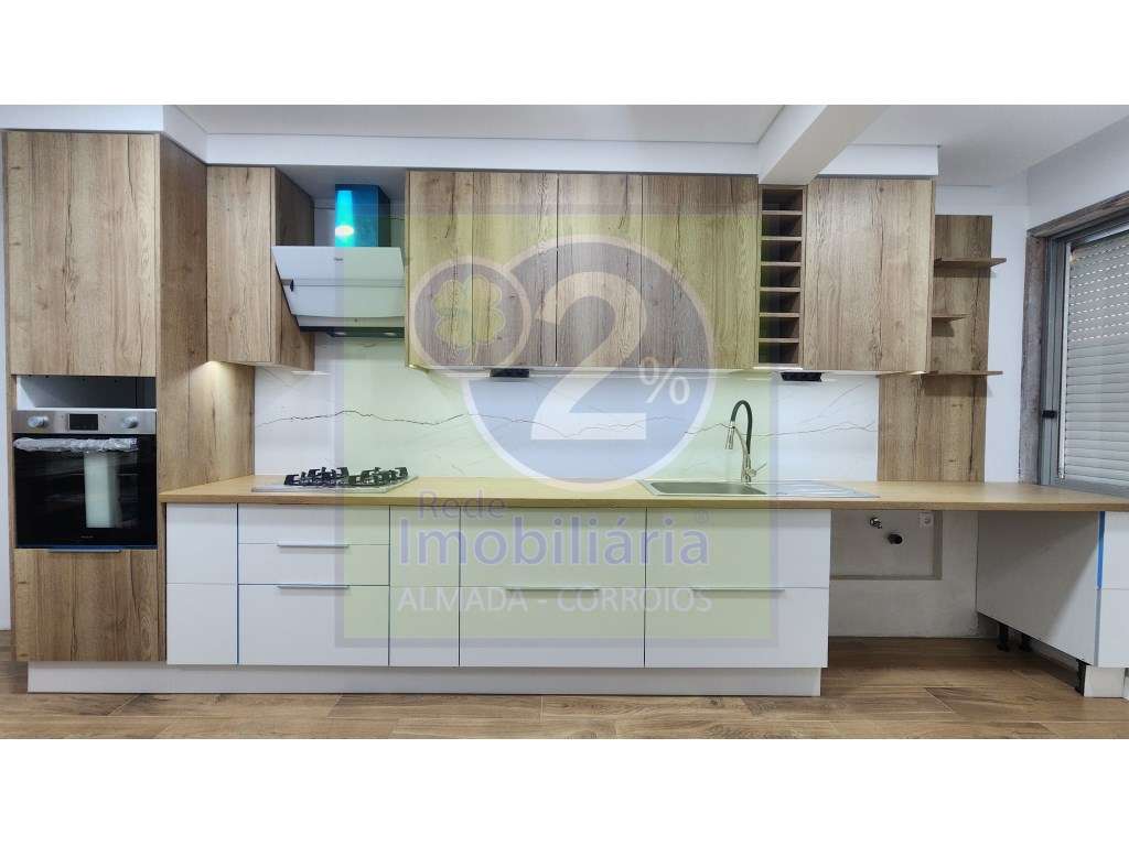 Apartamento T3, transformado em T2 - Grande imagem: 2/10