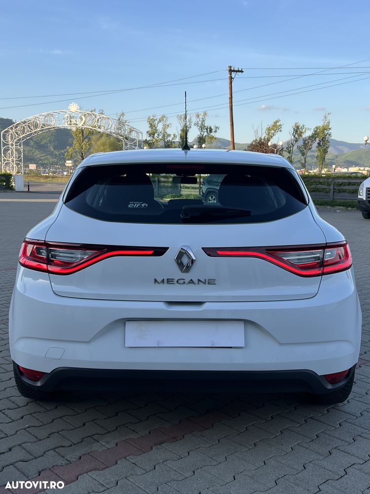 Renault Megane BLUE dCi 115 EQUILIBRE - 9