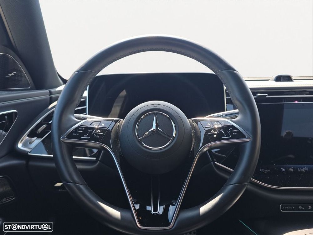 Mercedes-Benz E 300 — fotografia 11
