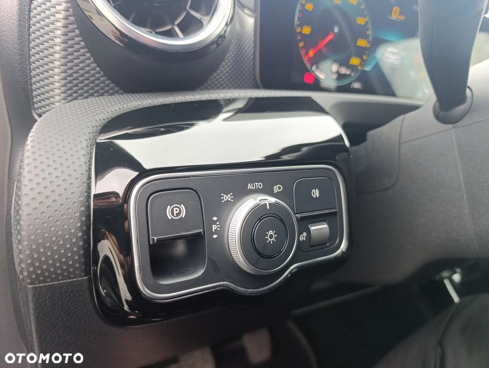 Mercedes-Benz Klasa A 160 Edycja specialna - 20