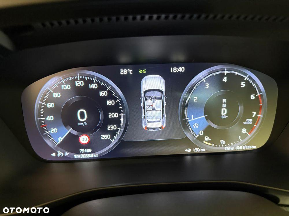 Volvo XC 40 T4 R-Design - 13