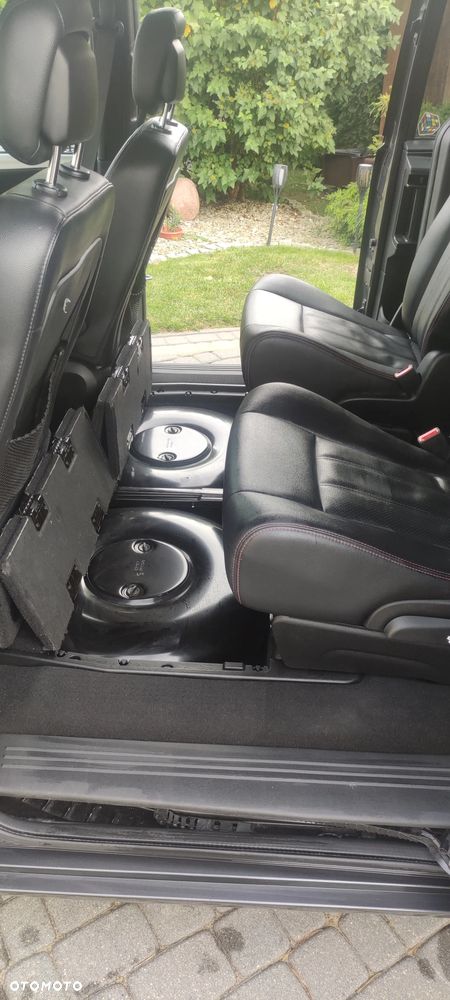 Dodge Grand Caravan - 10