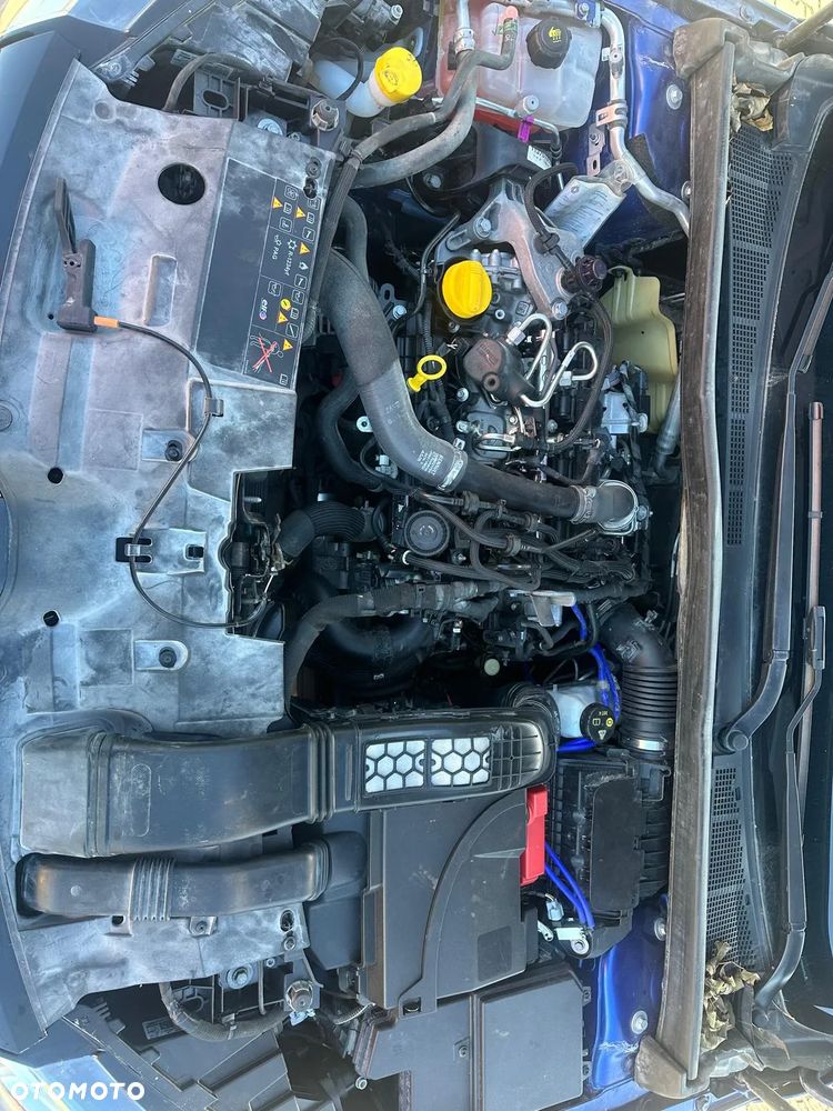 Renault Megane Grandtour TCe 140 GPF GT LINE - 17