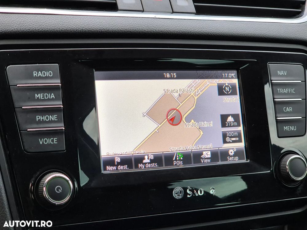 Skoda Octavia Combi 2.0 TDI RS - 22