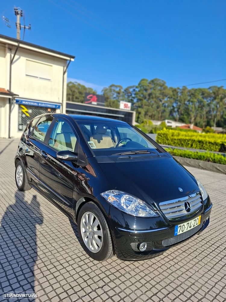 Mercedes-Benz A 150 Elegance Automatic - 38