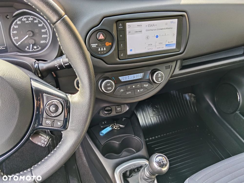 Toyota Yaris 1.5 Premium - 15