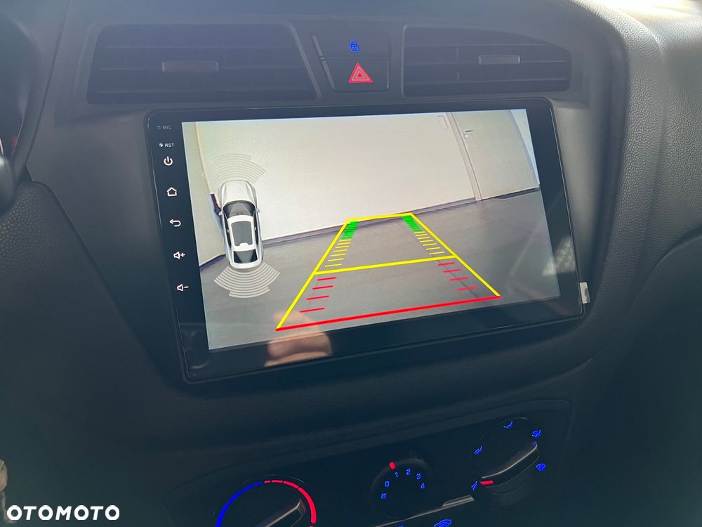 Hyundai i20 - 15