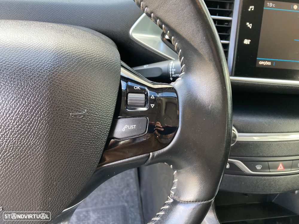 Peugeot 308 1.2 PureTech Style - 13