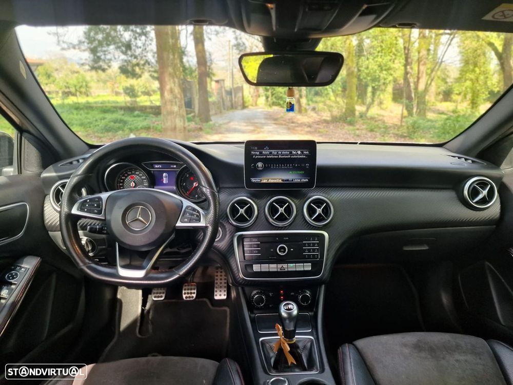 Mercedes-Benz A 180 d AMG Line - 11