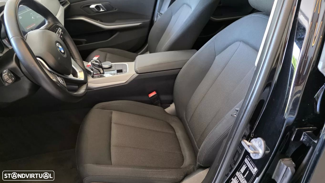 BMW 318 d Auto - 33
