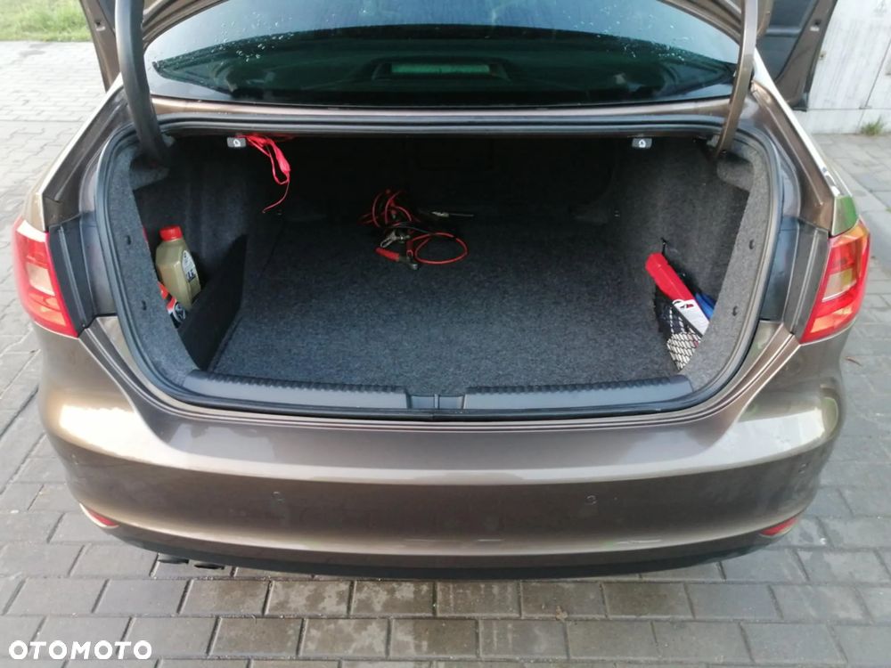 Volkswagen Jetta 1.4 TSI Highline - 12