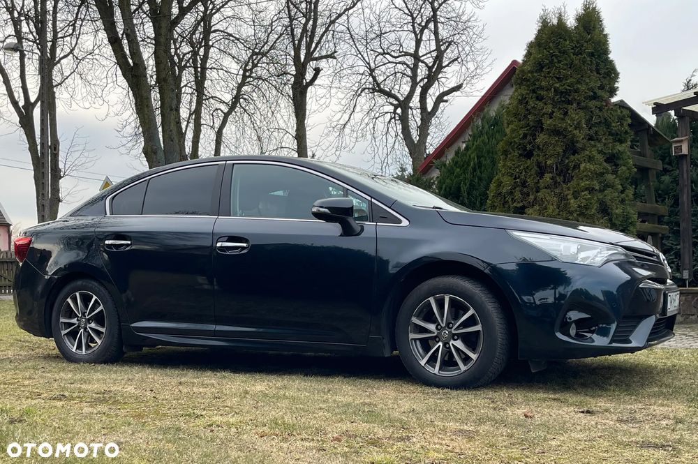 Toyota Avensis 1.8 Premium - 1