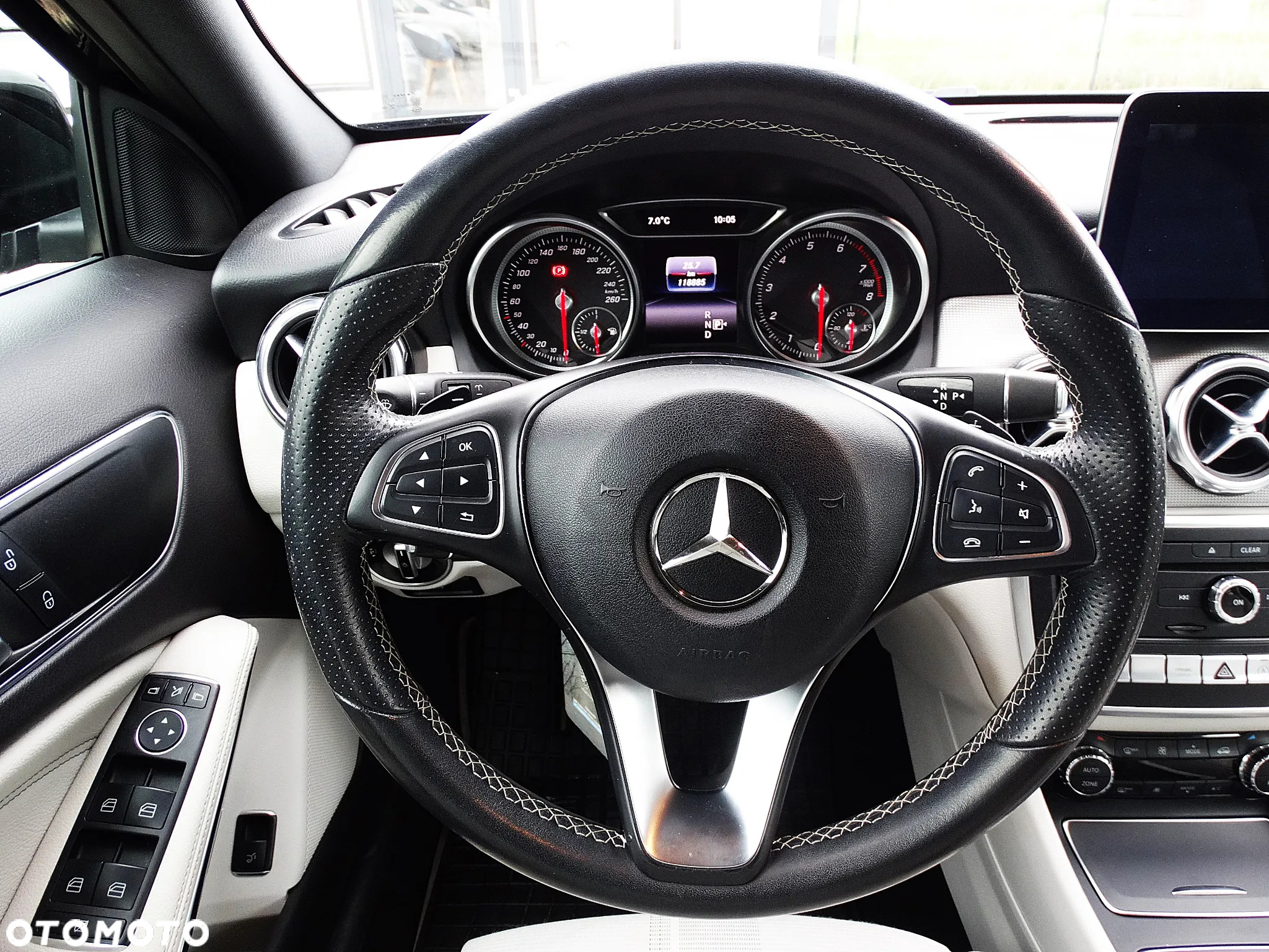 Mercedes-Benz GLA 200 7G-DCT Urban - 20
