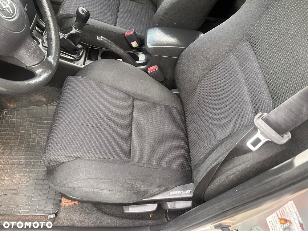 Toyota Corolla 1.4 D-4D Dynamic - 9