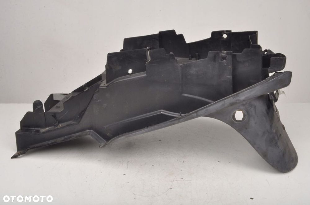 SUZUKI GSX 1300 BŁOTNIK TYŁ 63111-24F - 1