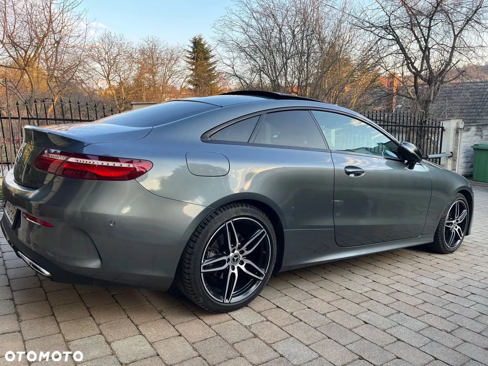 Mercedes-Benz Klasa E 220 d 4-Matic 9G-TRONIC - 11