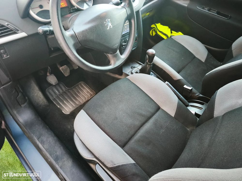 Peugeot 207 1.4 HDi Premium - 17