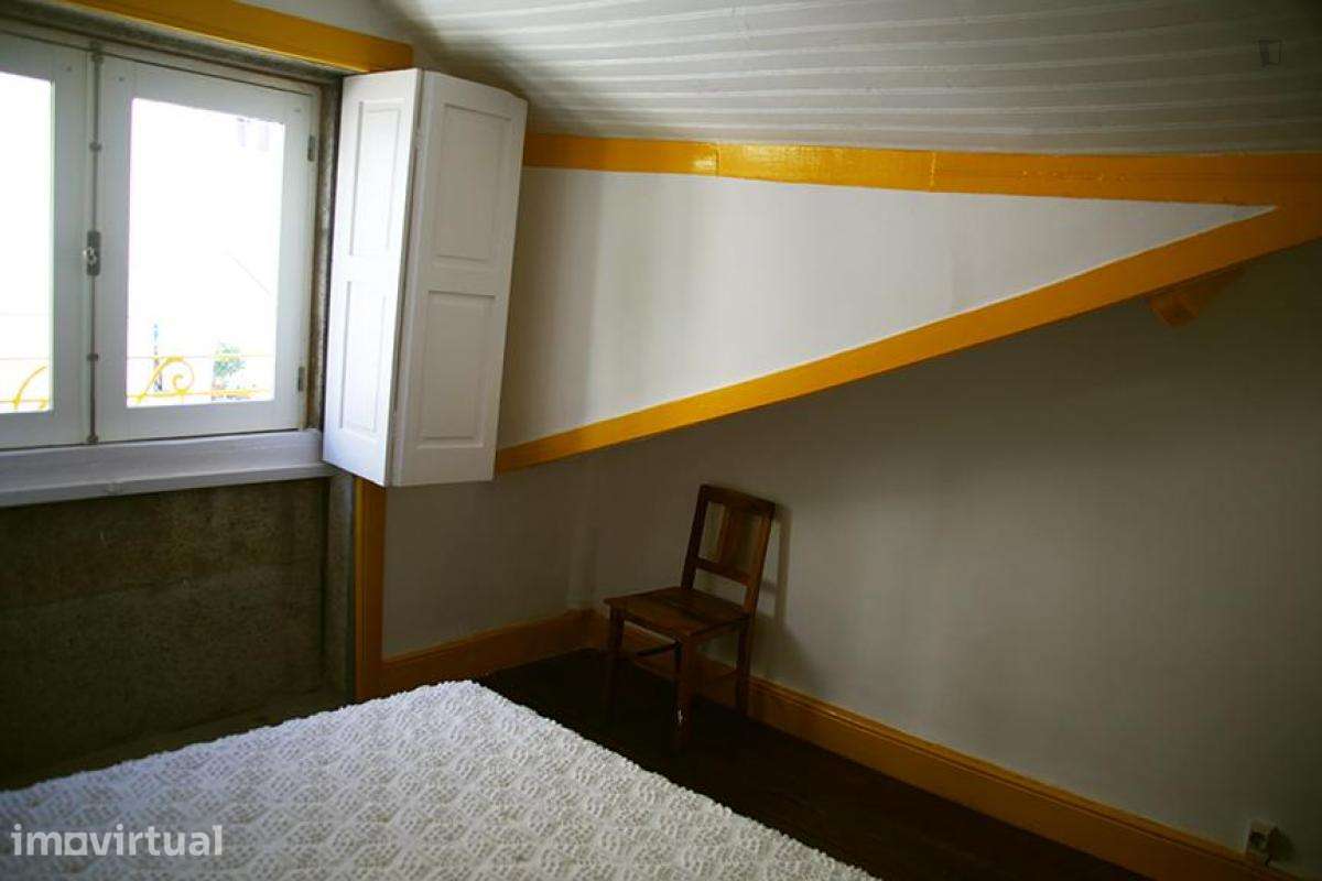 Quarto - localizado em Cedofeita Porto - Grande imagem: 2/6