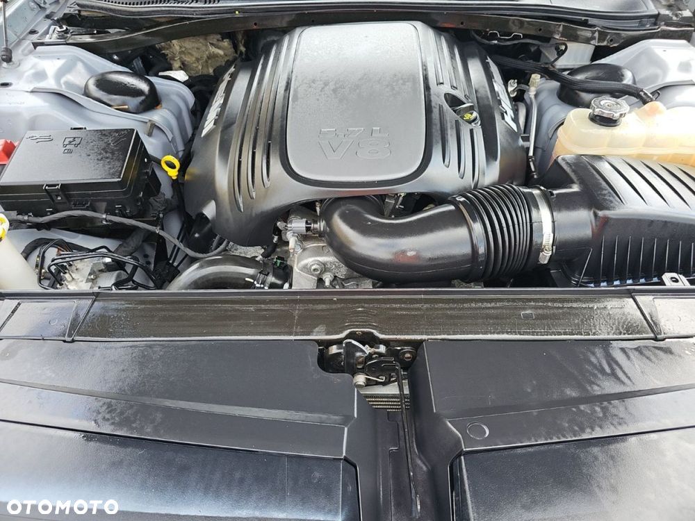 Dodge Challenger - 8