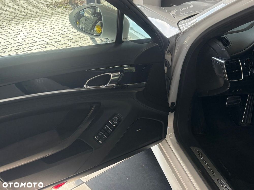 Porsche Panamera - 9