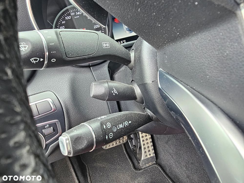 Mercedes-Benz Klasa C 200 4-Matic 9G-TRONIC - 27